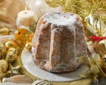 Panettone - μια συνταγή με μια φωτογραφία του μαγειρέματος ενός ιταλικού πασχαλινό κέικ στο σπίτι Ιταλική συνταγή ζυμαρικών